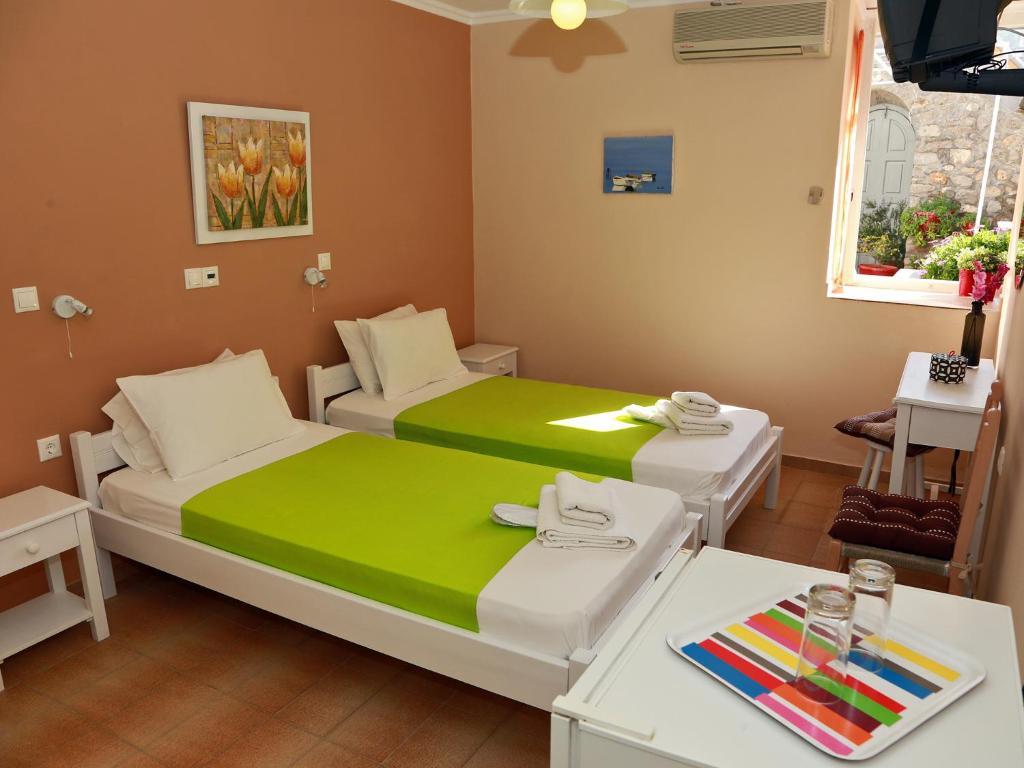 Theano Guesthouse هيدرا المظهر الخارجي الصورة