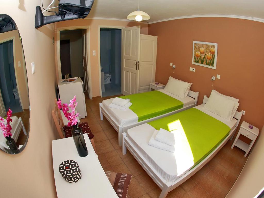 Theano Guesthouse هيدرا المظهر الخارجي الصورة